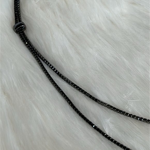 Black Crystal Lariat Necklace - Picture 3 of 6